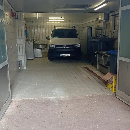 Zentrale Mit Blick Auf Paulinskirche Treviri