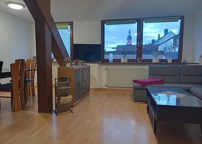 Zentrale Mit Blick Auf Paulinskirche Трир