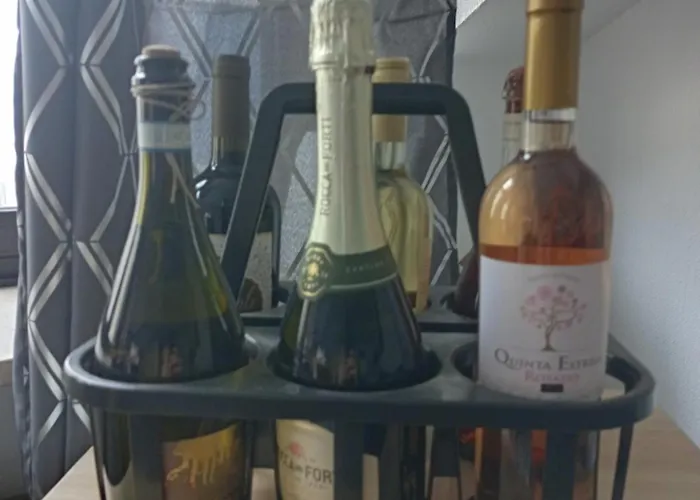 Zentrale Mit Blick Auf Paulinskirche